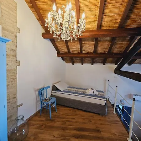 Semesterbostad L'ulivo Di Ugo Quartu SantʼElena