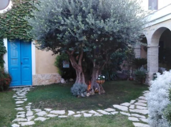 L'ulivo Di Ugo Tatil Evi *